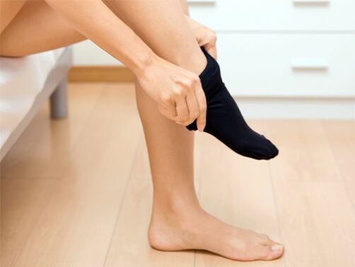 ayak derisinde mantar tedavisinde temiz çoraplar
