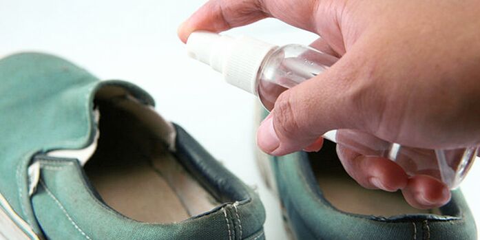 mantar enfeksiyonları için ayakkabı dezenfeksiyonu